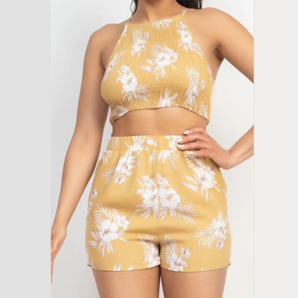Floral Smocked Halter Crop Top and Shorts Set - Vacation Apparel - Summer Set - Picture 3 of 6